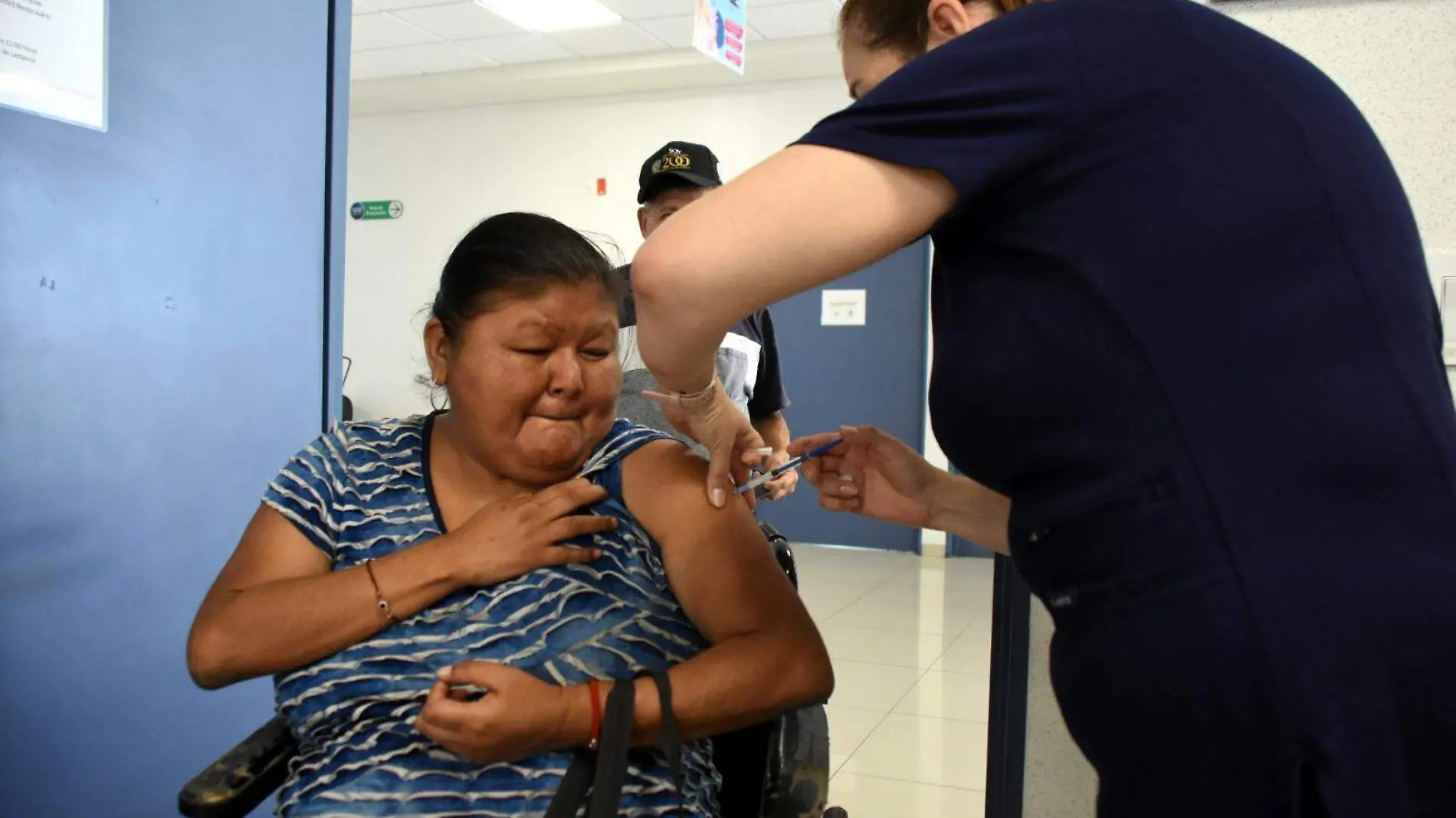 Llama Secretaría de Salud a los adultos mayores a vacunarse contra influenza y COVID - 19 en Irapuato (3)